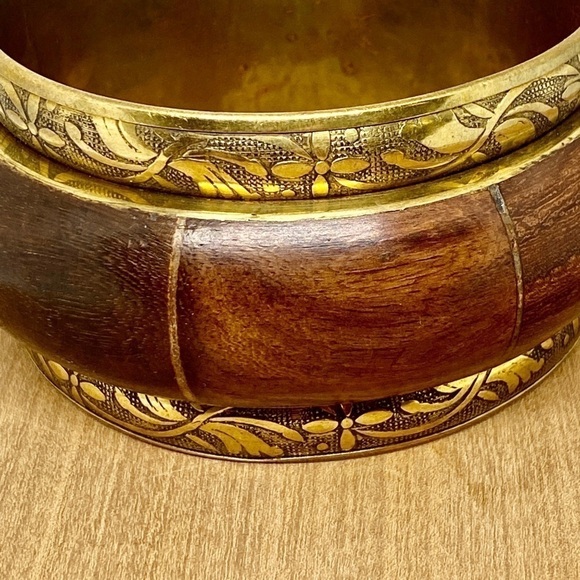 𝅺WOODEN bracelet brass accents bangle foliage wide HOST PICK! Brown gold - Picture 2 of 8
